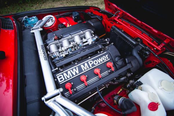 26-летний автомобиль BMW уйдет с молотка (ФОТО)