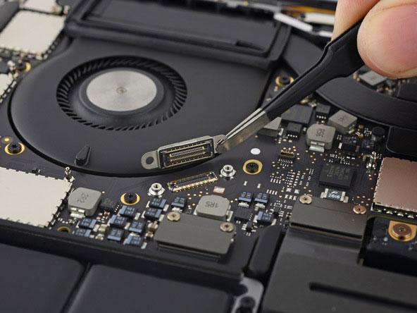 Новый MacBook Pro невозможно отремонтировать (ФОТО)