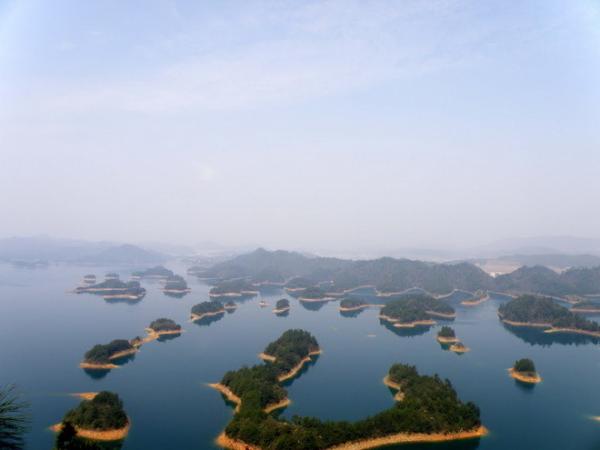 Озеро тысячи островов: уникальная достопримечательность Китая (ФОТО)