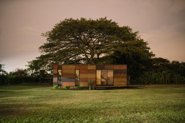 Простые линии и натуральная цветовая гамма: модульный дом от мастеров из Колумбии (ФОТО)