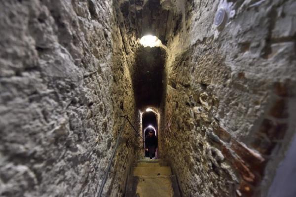 Экстремальный досуг: туристам предложили провести ночь в замке Дракулы (ФОТО)