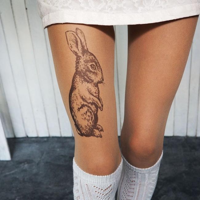 Новый модный тренд: реалистичные тату-колготки (ФОТО)