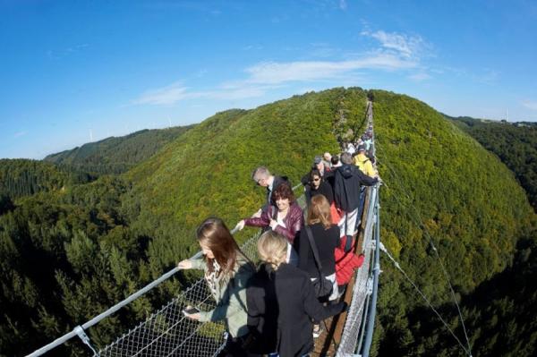 Выбор туристов: самый длинный подвесной мост в Германии (ФОТО)