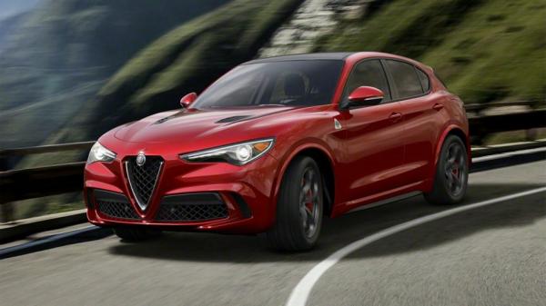 Alfa Romeo представила свой первый кроссовер – Stelvio (ФОТО)