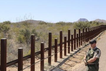 Как выглядит граница между США и Мексикой (ФОТО)
