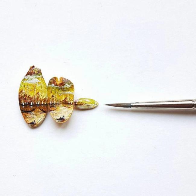 Невероятные микрокартины, нарисованные на крошечных предметах (ФОТО)