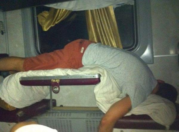 Сон превыше всего: 5 курьезных случаев (ФОТО)