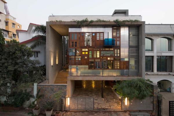 Оригинальный подход к оформлению: дом-коллаж в Индии (ФОТО)