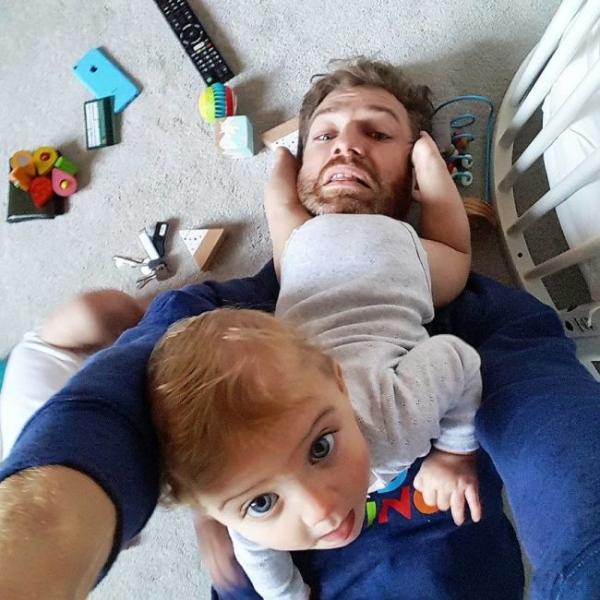 Отец четырех дочерей стал новой звездой звездой социальных сетей  (ФОТО)