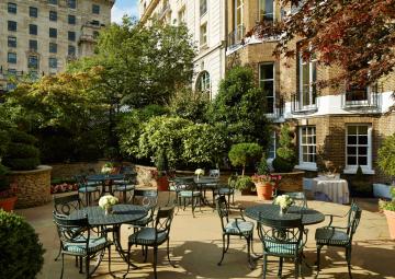 В центре Лондона открыли необычный ресторан-отель (ФОТО)