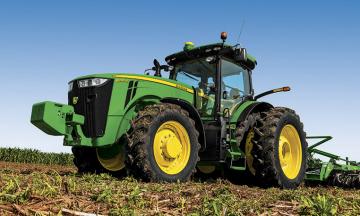 Будущее сельского хозяйства: трактор-беспилотник в действии (ФОТО)