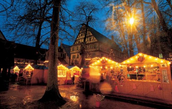 Ощущение праздника: в Германии открылись Рождественские ярмарки (ФОТО)