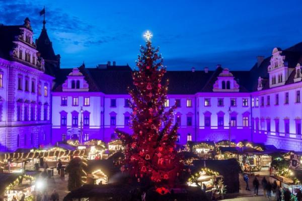 Ощущение праздника: в Германии открылись Рождественские ярмарки (ФОТО)