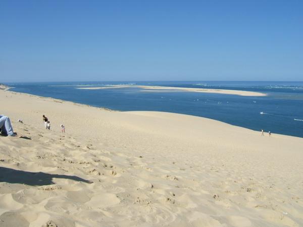 Уникальный природный феномен: крупнейшая дюна в Европе (ФОТО)
