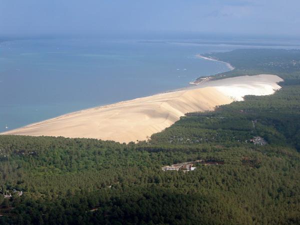 Уникальный природный феномен: крупнейшая дюна в Европе (ФОТО)