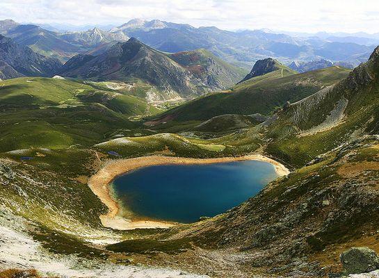 Удивительная Испания: чарующая красота Гауди (ФОТО)