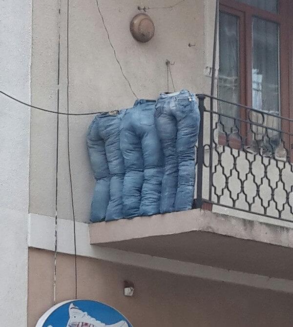  15 балконных «шедевров», которые заставят вас задуматься (ФОТО)