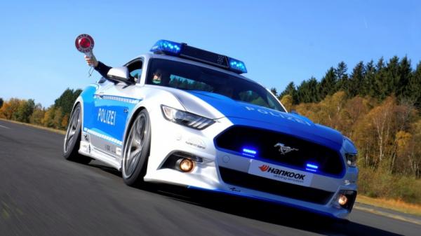 Автопарк немецких патрульных пополнился «заряженным» Ford Mustang (ФОТО)