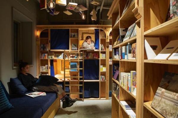 «Книжный» хостел в Японии (ФОТО)