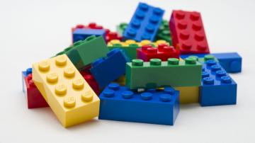 Потрясающие творения из конструктора LEGO, созданные в натуральную величину (ФОТО)