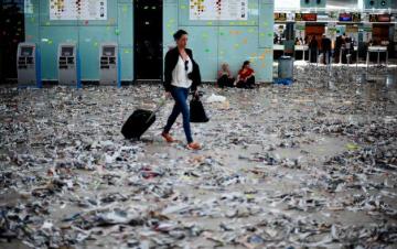 Мусорный страйк: что происходит в аэропорту Барселоны