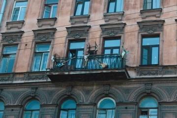  15 балконных «шедевров», которые заставят вас задуматься (ФОТО)
