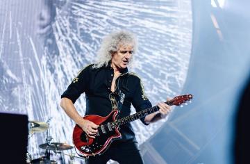 Гитарист группы Queen рассказал о борьбе с тяжелой болезнью