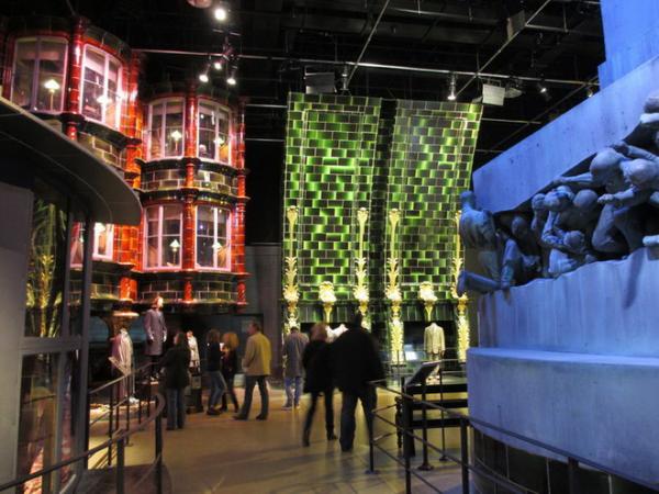 Путешествие в сказку: музей Гарри Поттера в Лондоне (ФОТО)