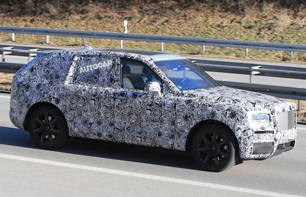 В Сеть попали шпионские снимки первого внедорожника в истории Rolls-Royce (ФОТО)