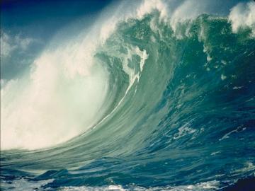 В Северной Атлантике зафиксировали гигантские волны