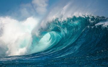 Метеорологи зафиксировали самую большую в мире морскую волну