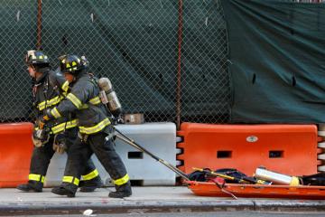 Более 20 человек пострадали в результате пожара в одном из небоскребов в центре Нью-Йорка