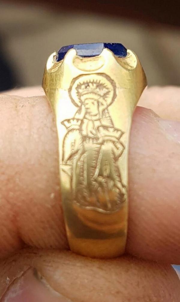 Охотник за сокровищами нашел редкое кольцо эпохи "короля воров" (ФОТО)
