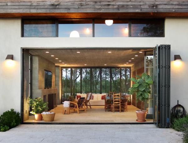 Сочетание уюта и строгости: просторная резиденция в американском штате Нью-Йорк (ФОТО)