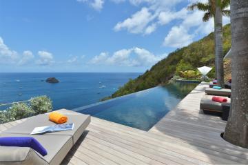 Потрясающие панорамные виды и элегантный дизайн: роскошная вилла на острове Сен-Бартелеми (ФОТО)