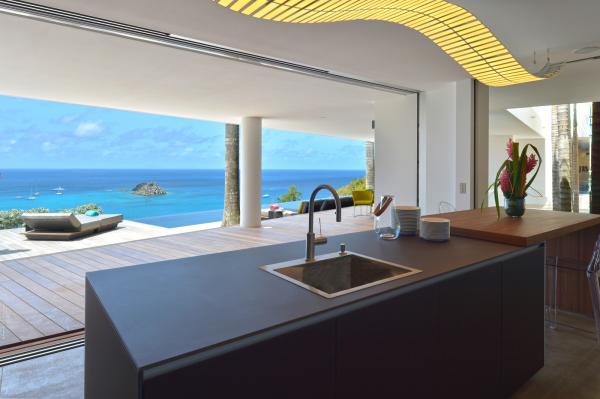Потрясающие панорамные виды и элегантный дизайн: роскошная вилла на острове Сен-Бартелеми (ФОТО)