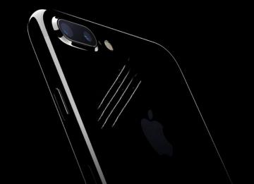 Как выглядит iPhone 7 Plus Jet Black после нескольких месяцев использования (ФОТО)