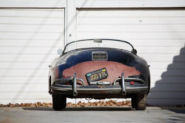 Забытый и покинутый: эксклюзивный Porsche, простоявший 42 года без дела (ФОТО)