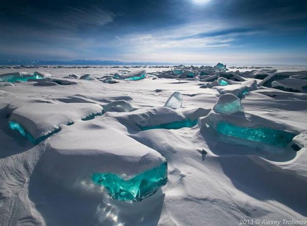 Ледяные скульптуры и снежные узоры, созданные самой природой (ФОТО)
