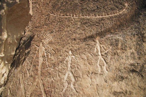 Археологи обнаружили самые древние наскальные рисунки на земле (ФОТО)