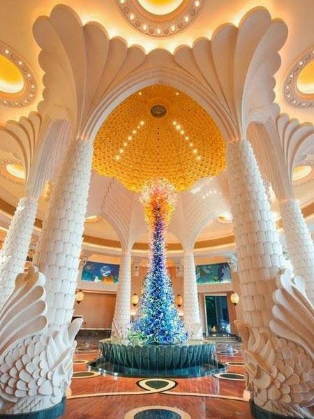 Настоящий дворец шейха: роскошный гостиничный комплекс в Дубае (ФОТО)