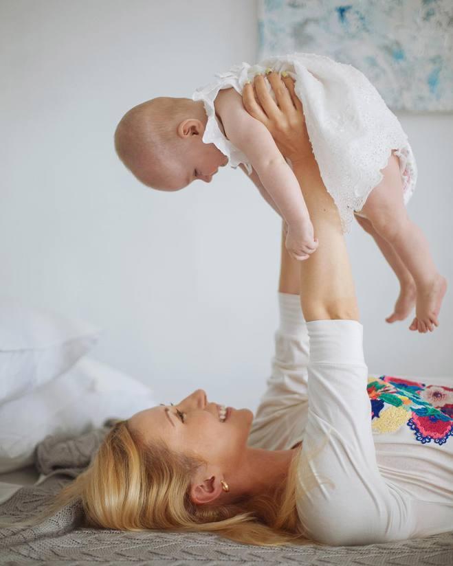 Тоня Матвиенко впервые показала свою маленькую дочь (ФОТО)