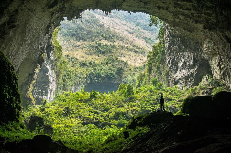 Затерянный мир Чунцин. Огромная пещера с собственным климатом (ФОТО)