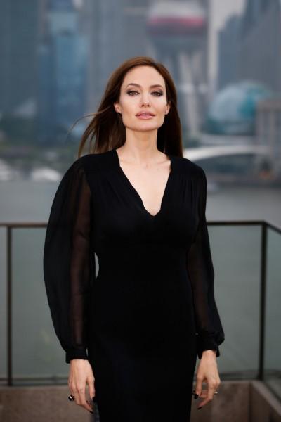 Анджелина Джоли стала лицом нового аромата бренда Guerlain (ФОТО)