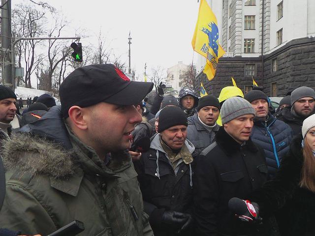 Протестующие автомобилисты добрались до здания Кабмина (ФОТО+ВИДЕО)