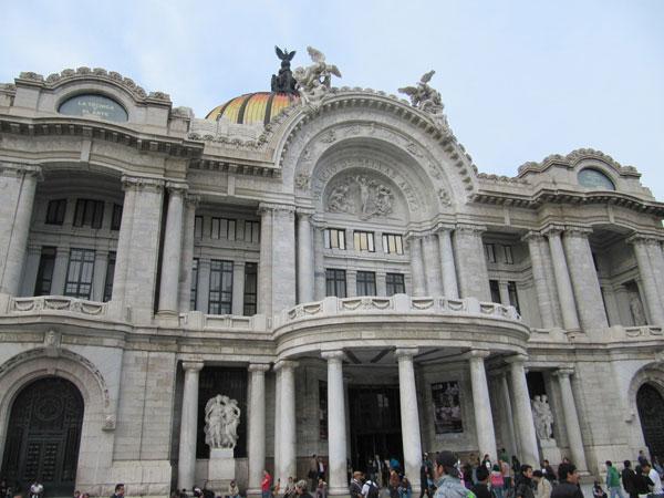 Дворец изящных искусств: знаменитый на весь мир оперный театр в Мексике (ФОТО)