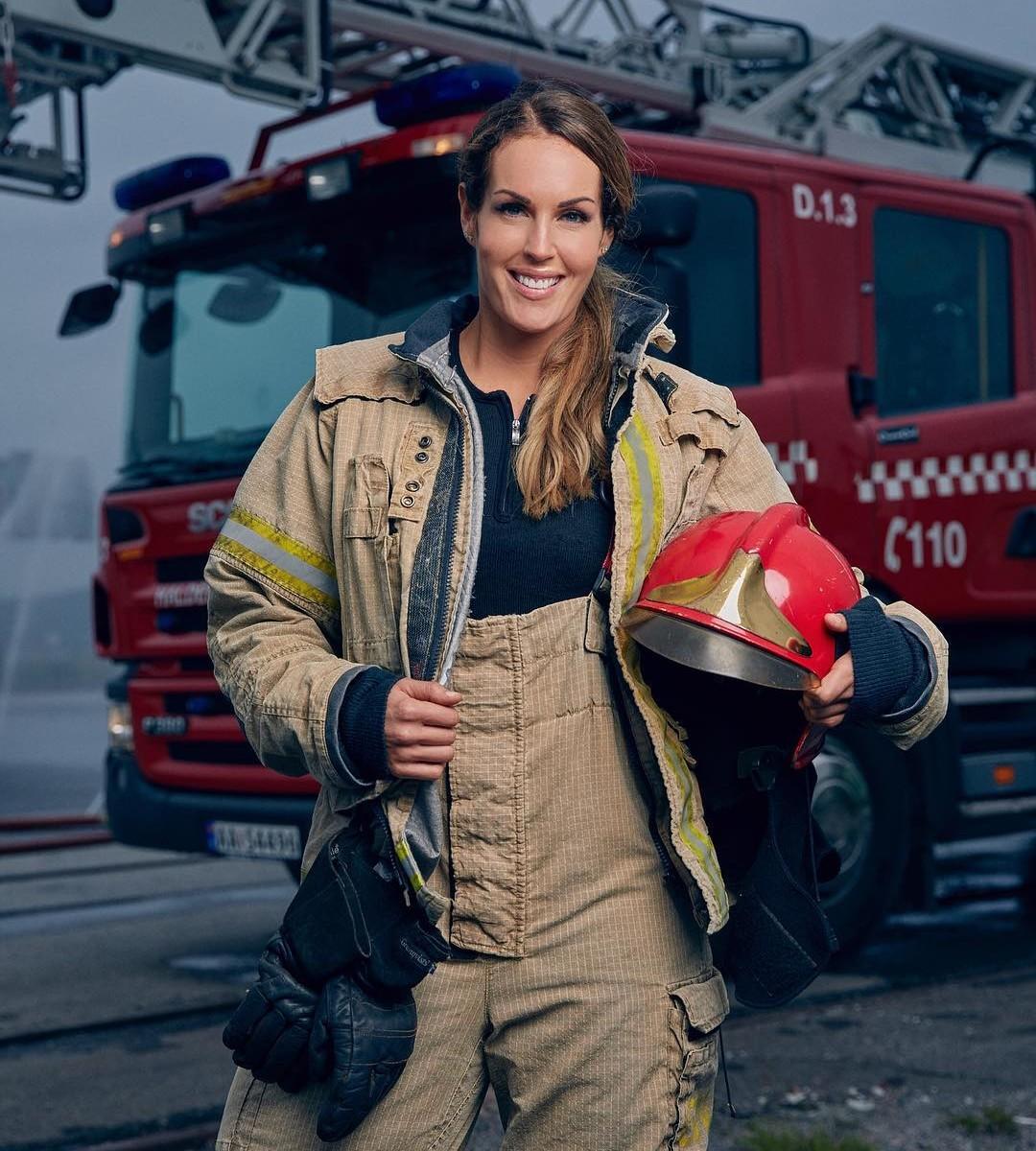 Жительница Норвегии стала самой красивой в мире пожарной (ФОТО)