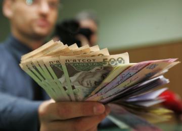 Минимальная зарплата украинцев выросла в два раза