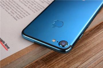 В Сети появились снимки  iPhone 7 в цвете Blue Shade (ФОТО)