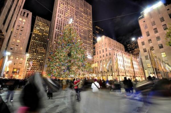 Рождество в воздухе: праздничные декорации Нью-Йорка (ФОТО)